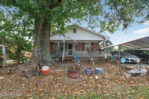 3681 Williams St, Farmville, NC 27828