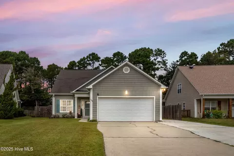 106 Regan Ct, Hampstead, NC 28443