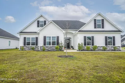 901 Nubble Ct, Sneads Ferry, NC 28460