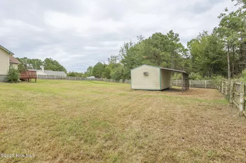 Exterior - 166 Parnell Rd, Hubert, NC 28539 photo 4 of 10