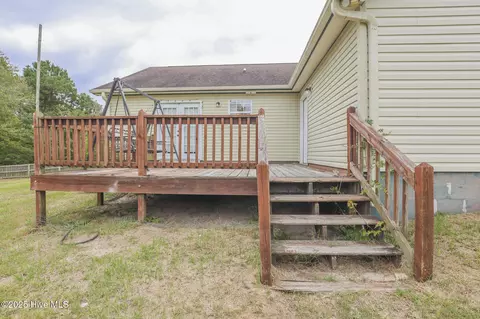 Exterior - 166 Parnell Rd, Hubert, NC 28539 photo 3 of 10