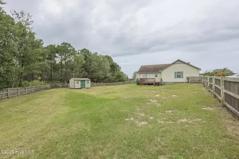 Exterior - 166 Parnell Rd, Hubert, NC 28539 photo 7 of 10
