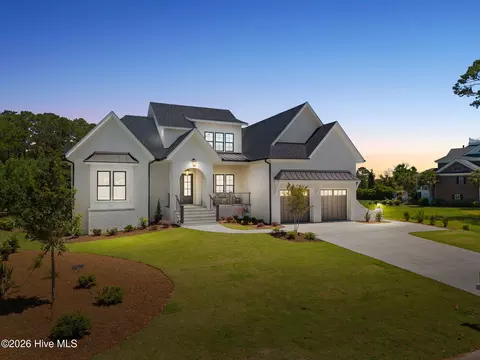2611 Mariners Way SE, Southport, NC 28461
