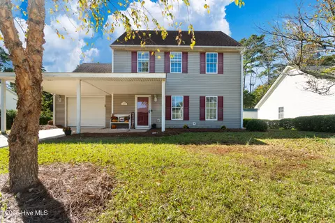 2408 Bradford St, Morehead City, NC 28557