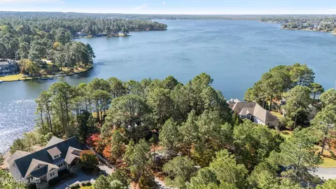 121 Owens Cir, West End, NC 27376