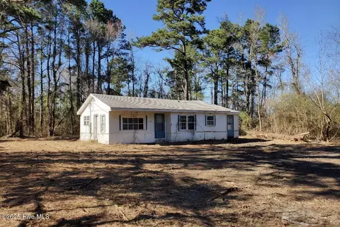 756 Five Mile Rd, Richlands, NC 28574