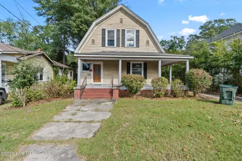 318 Spring St, Hamlet, NC 28345