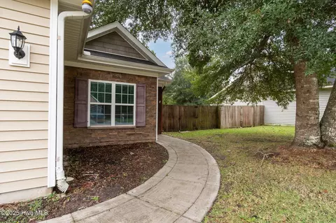 411 Peppermint Dr, Hubert, NC 28539 photo 4
