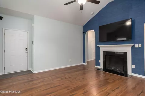 411 Peppermint Dr, Hubert, NC 28539 photo 7