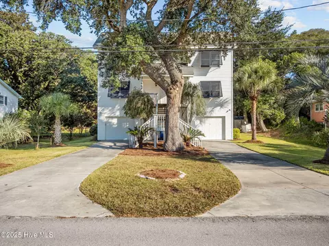 8626 Reed Dr, Emerald Isle, NC 28594