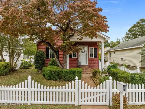 820 Park Dr, Washington, NC 27889