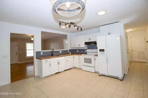 Kitchen - 185 N Peach St, Pinebluff, NC 28373 photo 2 of 3