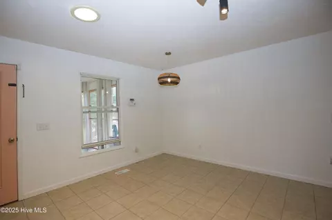 Living - 185 N Peach St, Pinebluff, NC 28373 photo 5 of 5