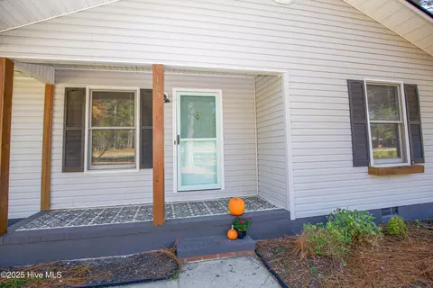 Exterior - 185 N Peach St, Pinebluff, NC 28373 photo 3 of 11