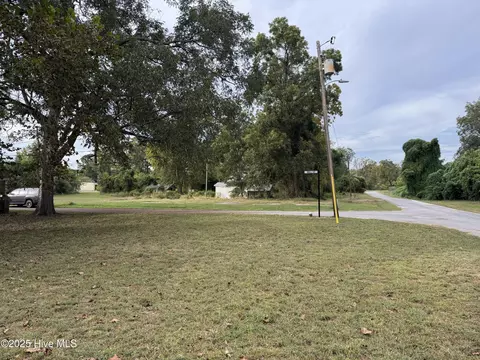 000 Hudson Pollock St, Pollocksville, NC 28573