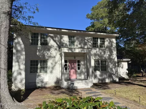 920 W Memorial Dr W, Ahoskie, NC 27910
