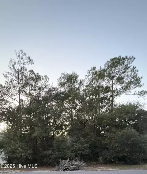 5 Northeast 18th Street, Oak Island, NC 28465