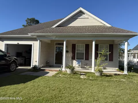 4975 N Hampton Dr SE, Southport, NC 28461