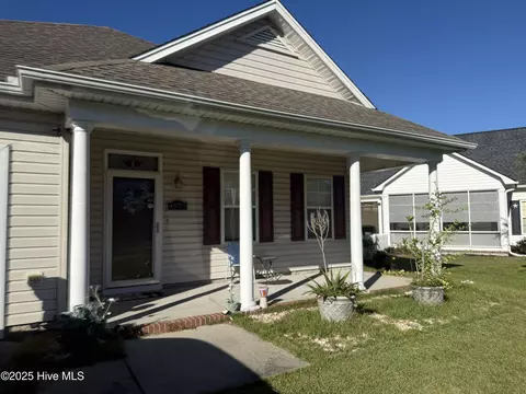 4975 N Hampton Dr SE, Southport, NC 28461