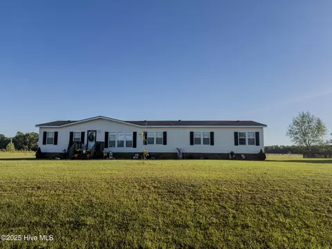 145 Pinto Dr, Lumberton, NC 28360