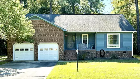 708 Mistique Ct, New Bern, NC 28560