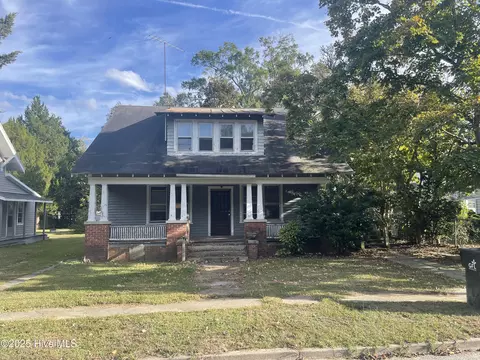 517 Warren St, Williamston, NC 27892