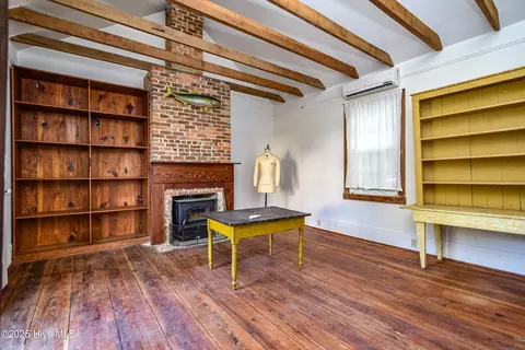 Living - 625 W Main St, Murfreesboro, NC 27855 photo 2 of 3