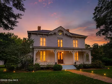 Exterior - 625 W Main St, Murfreesboro, NC 27855 photo 1 of 23