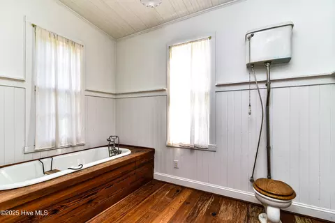 Bath - 625 W Main St, Murfreesboro, NC 27855 photo 1 of 3