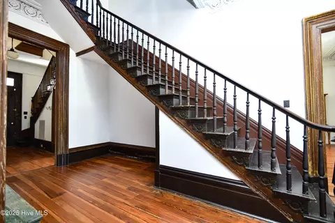 Entry Way - 625 W Main St, Murfreesboro, NC 27855 photo 3 of 7