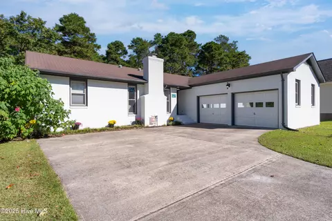 1814 Caracara Dr, New Bern, NC 28560
