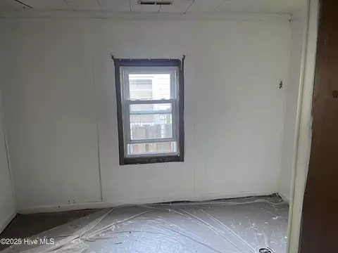 409 Oak St, Williamston, NC 27892 photo 6