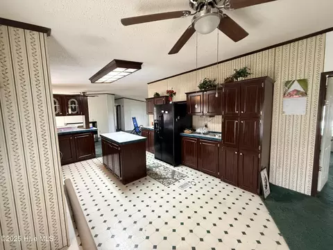 Kitchen - 90 Alexander Ln, Clinton, NC 28328 photo 2 of 2