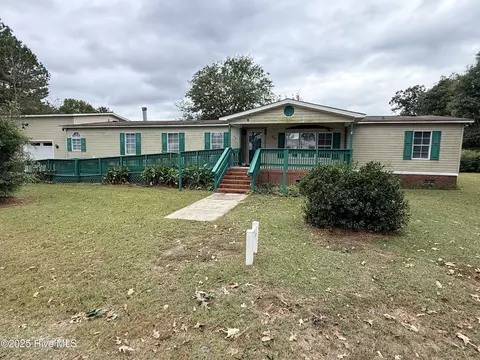 90 Alexander Ln, Clinton, NC 28328