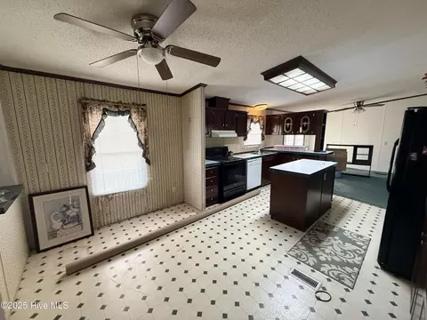 Kitchen - 90 Alexander Ln, Clinton, NC 28328 photo 1 of 2
