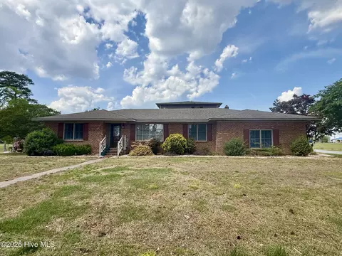 1020 Dixie Trl, Williamston, NC 27892