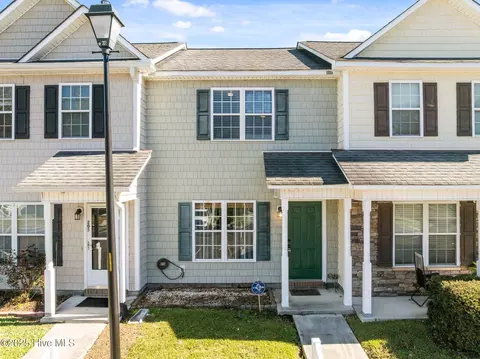 27 E Doris Ave #207, Jacksonville, NC 28540