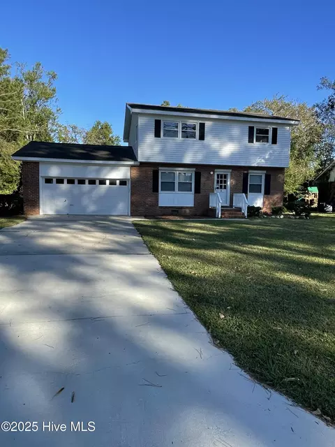 106 Allen Pl, Jacksonville, NC 28546