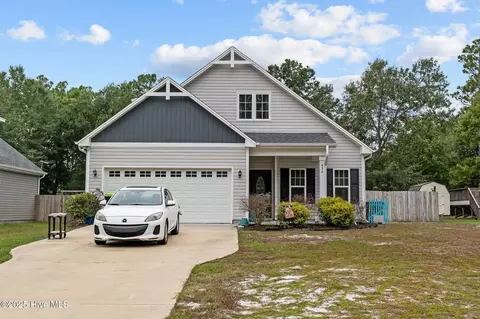 496 Alton Lennon Dr, Southport, NC 28461