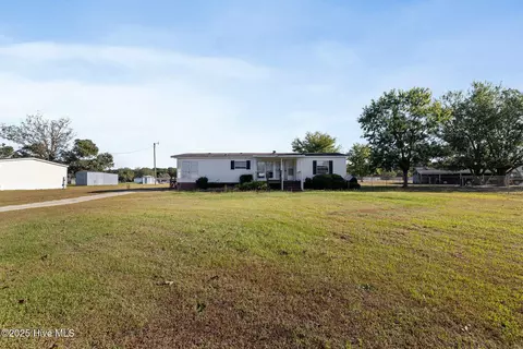 3821 Lindsey Ln, La Grange, NC 28551