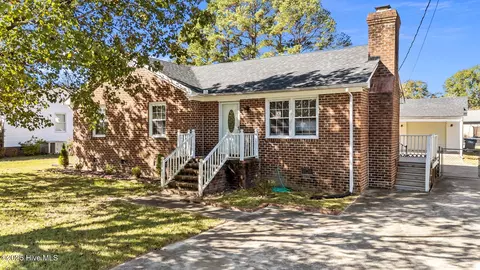 712 Salisbury Dr, Rocky Mount, NC 27801
