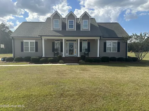 3730 Huntcliff Dr, La Grange, NC 28551