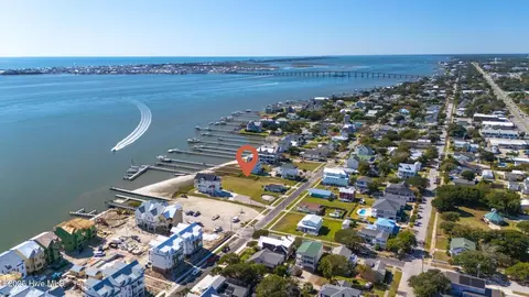 1013 Shepard St, Morehead City, NC 28557