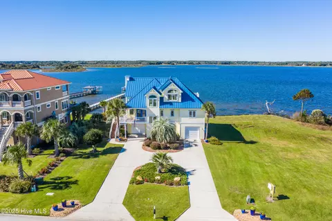 31 Osprey Dr, North Topsail Beach, NC 28460