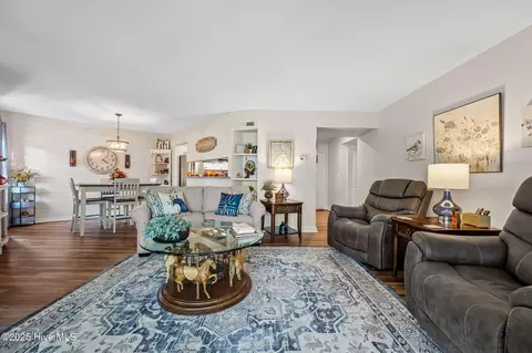 Living - 724 Azalea Dr #439, Hampstead, NC 28443 photo 1 of 3
