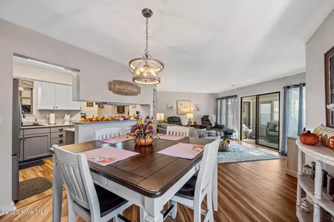Dining - 724 Azalea Dr #439, Hampstead, NC 28443 photo 1 of 2