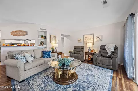 Living - 724 Azalea Dr #439, Hampstead, NC 28443 photo 2 of 3