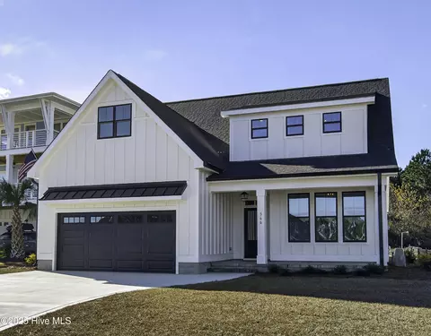 366 Summerhouse Dr, Holly Ridge, NC 28445