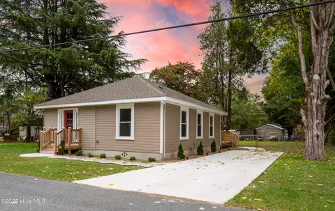 101 6th St, Cordova, NC 28330