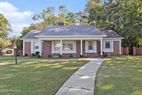 211 Pireway Rd, Tabor City, NC 28463
